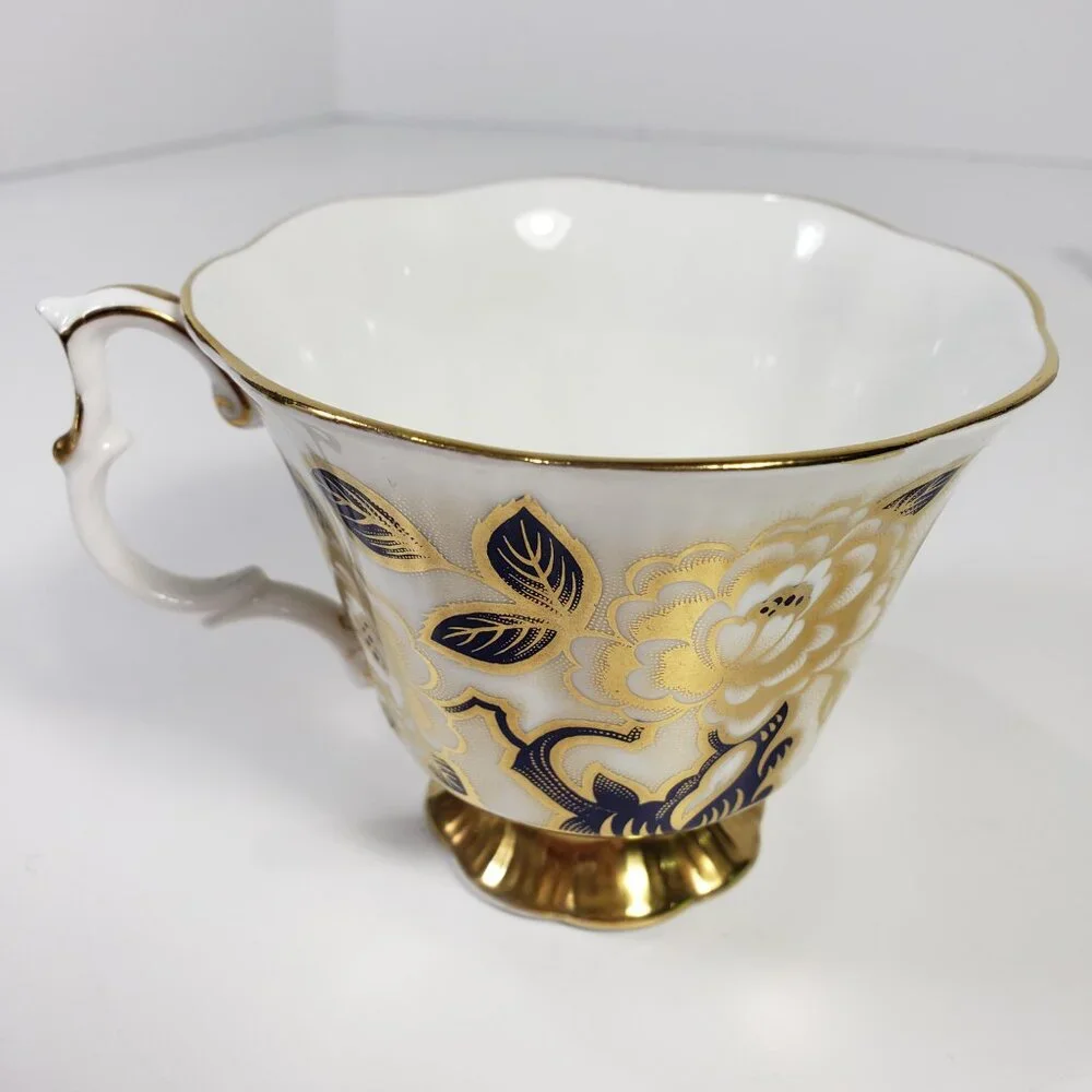 Royal Albert Vintage China Gold Trim Tea Cup Saucer, Excellent Condition - Picture 7 of 9